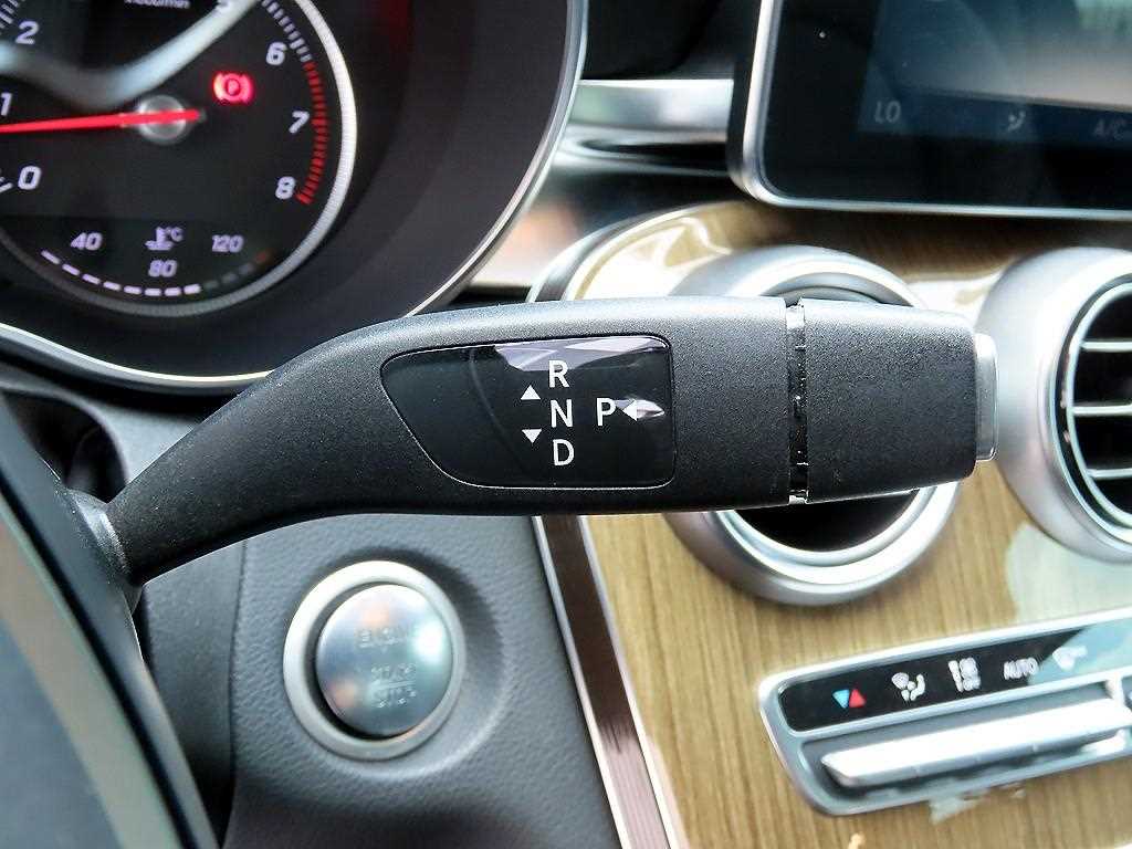 Mercedes-Benz C-Class — photo 10