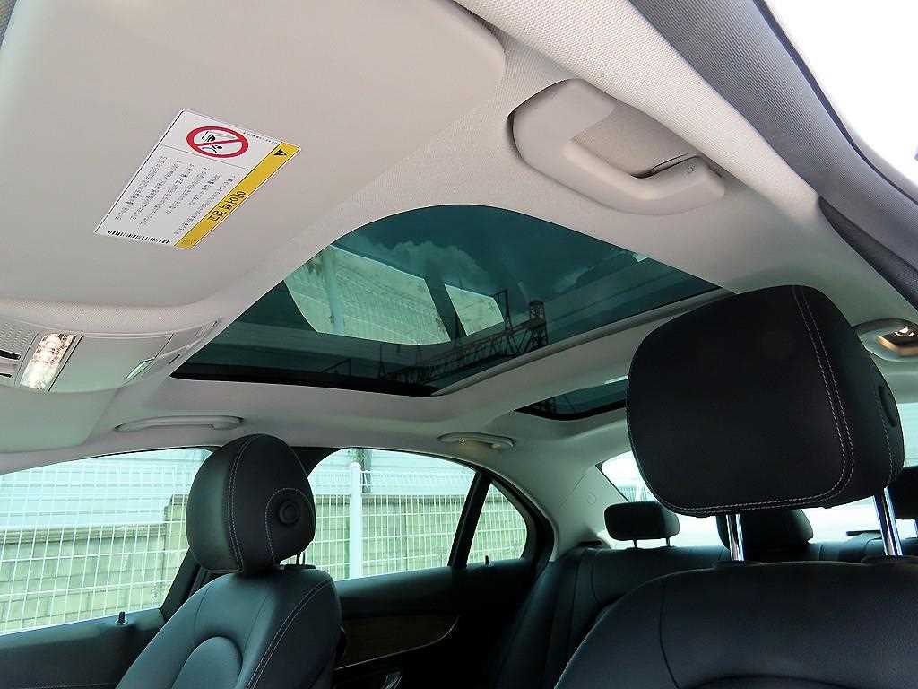Mercedes-Benz C-Class — photo 18