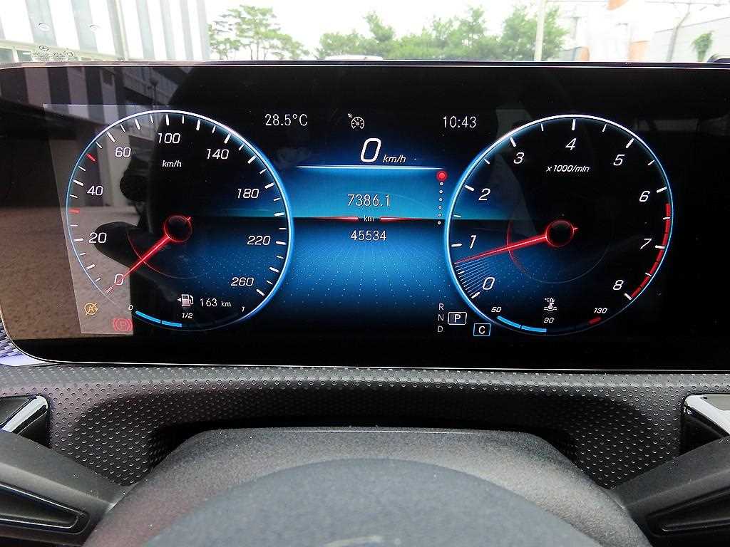Mercedes-Benz A-Class — photo 09