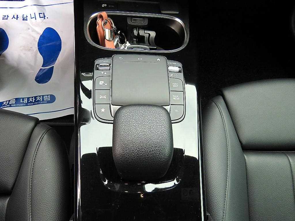 Mercedes-Benz A-Class — photo 12