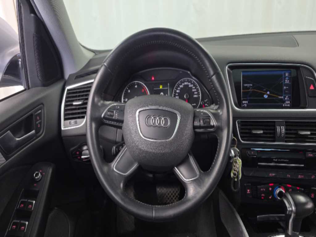Audi Q5 — photo 13