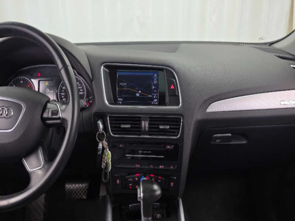 Audi Q5 — photo 14
