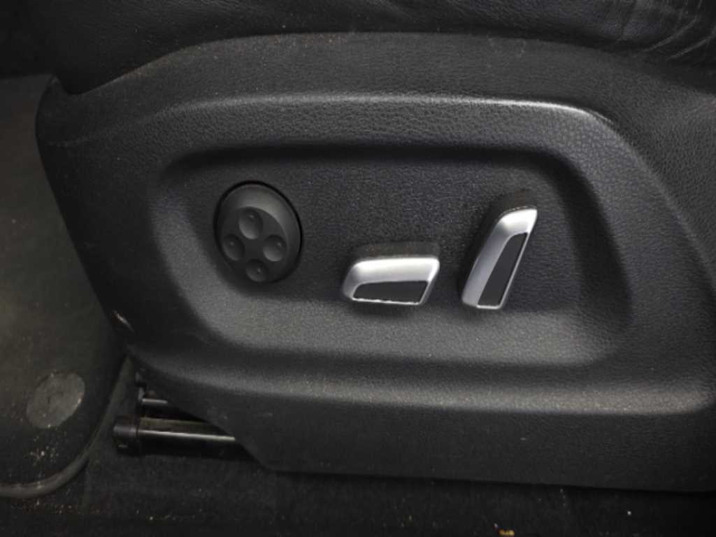 Audi Q5 — photo 18