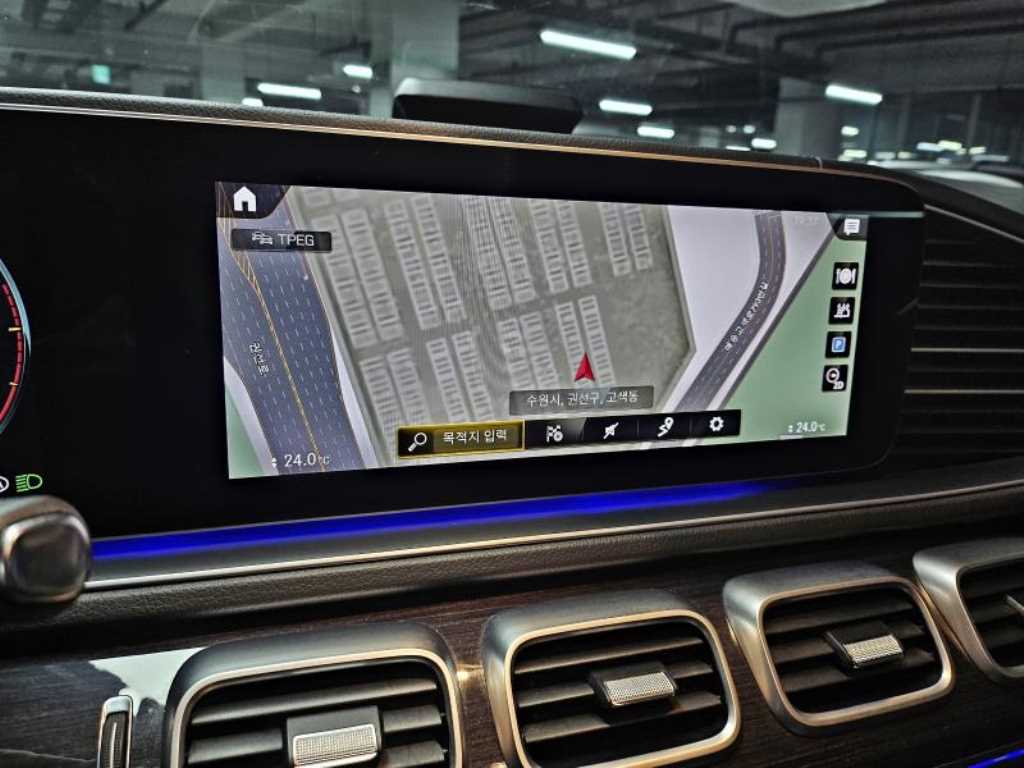 Mercedes-Benz GLE-Class — photo 10