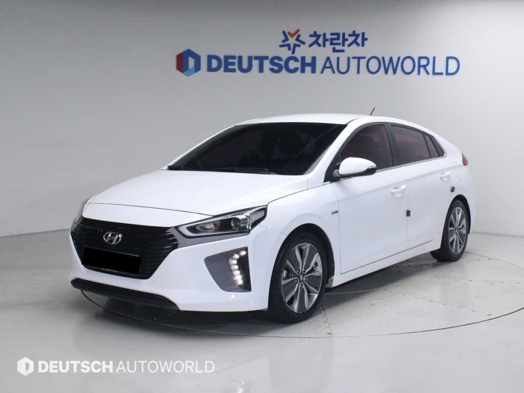 Hyundai Ioniq — photo 01