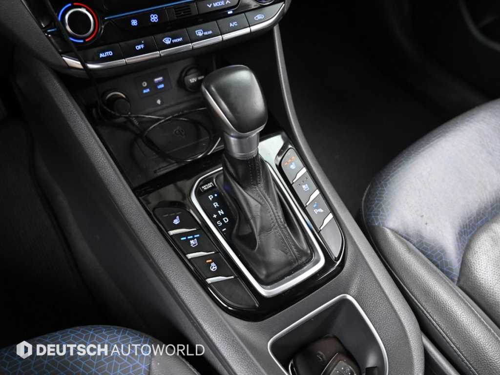 Hyundai Ioniq — photo 09