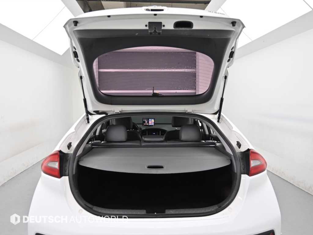 Hyundai Ioniq — photo 19