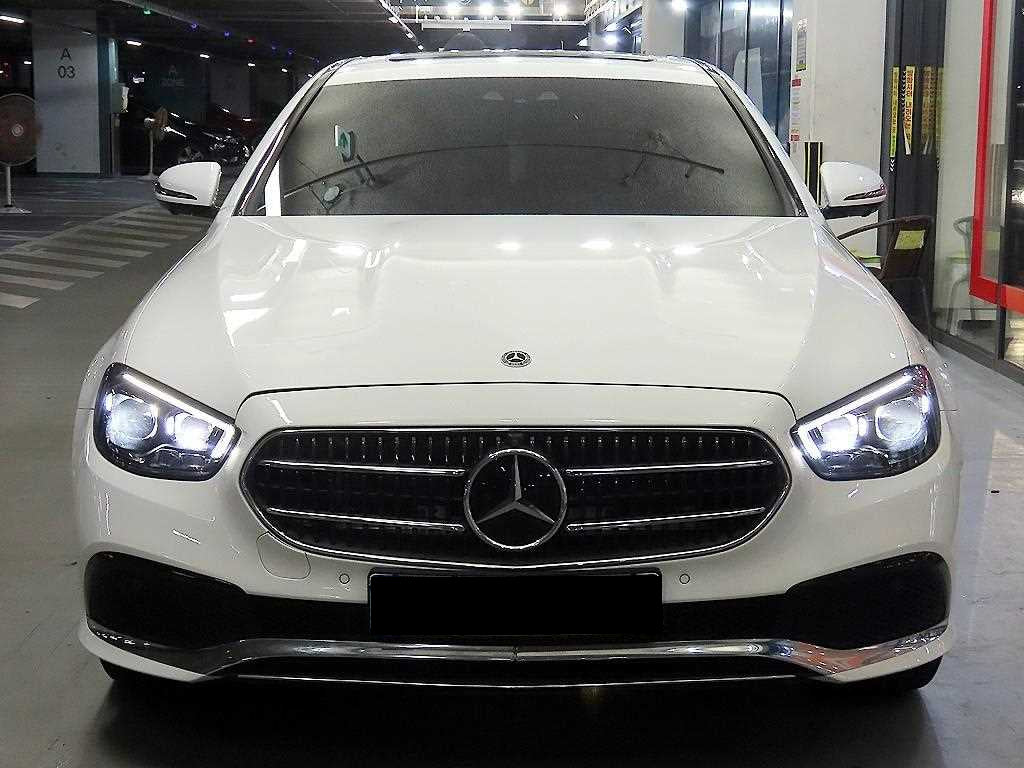Mercedes-Benz E-Class — photo 02