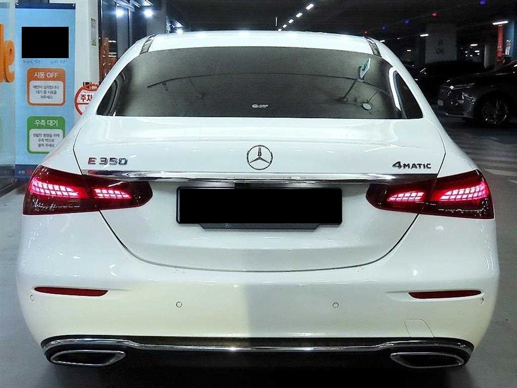 Mercedes-Benz E-Class — photo 05