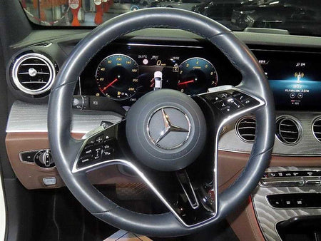 Mercedes-Benz E-Class — photo 08