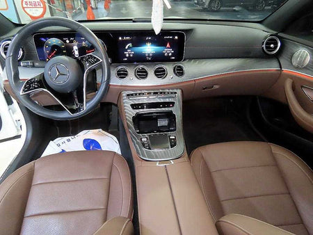 Mercedes-Benz E-Class — photo 10