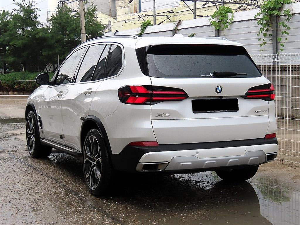 BMW X5 — photo 03