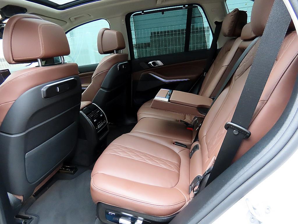 BMW X5 — photo 06
