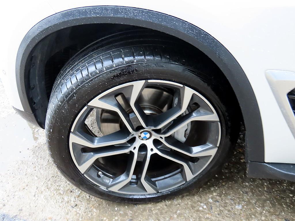 BMW X5 — photo 20