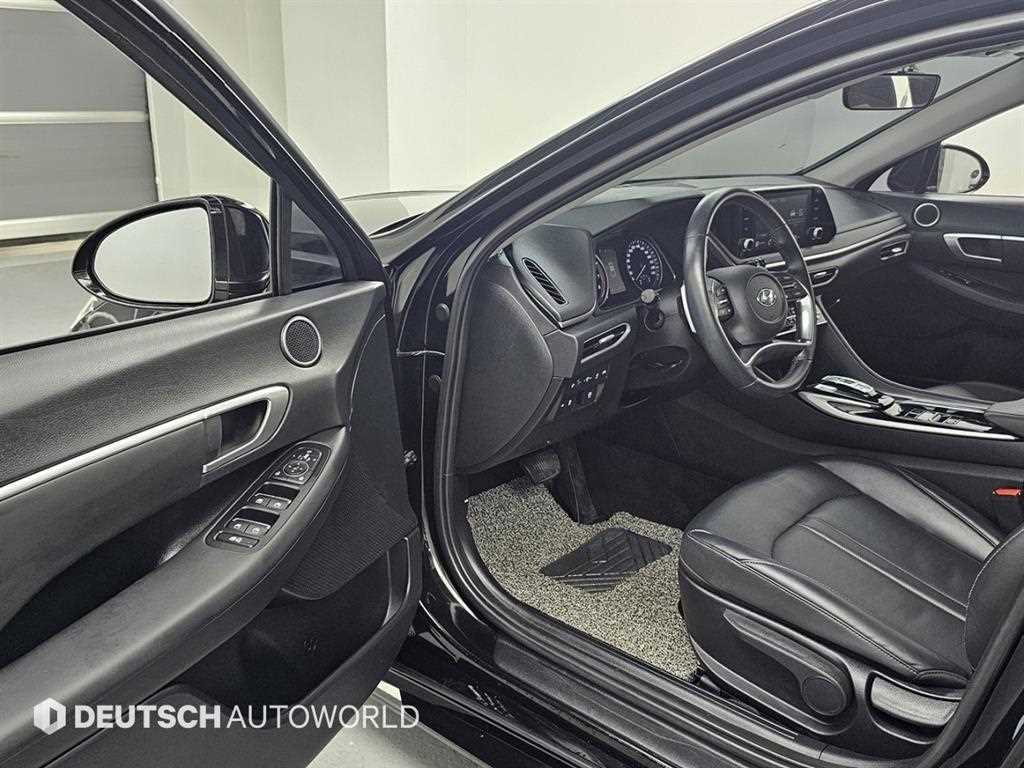 Hyundai Sonata — photo 11