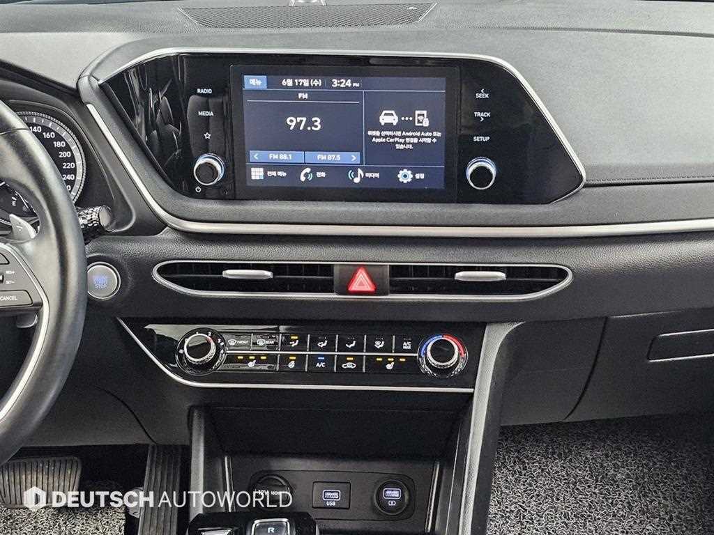 Hyundai Sonata — photo 14