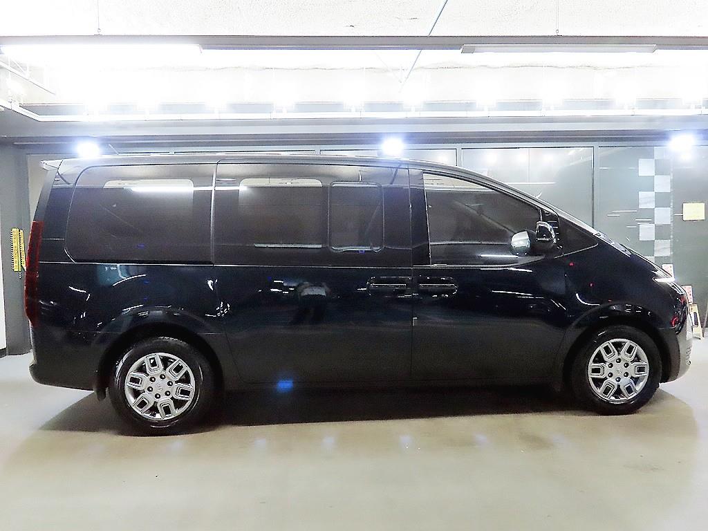 Hyundai Staria — photo 03