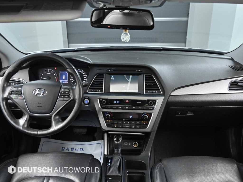 Hyundai Sonata — photo 07