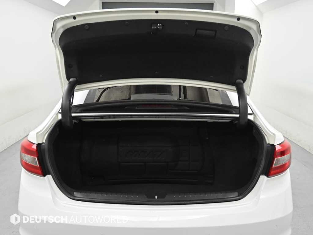 Hyundai Sonata — photo 19