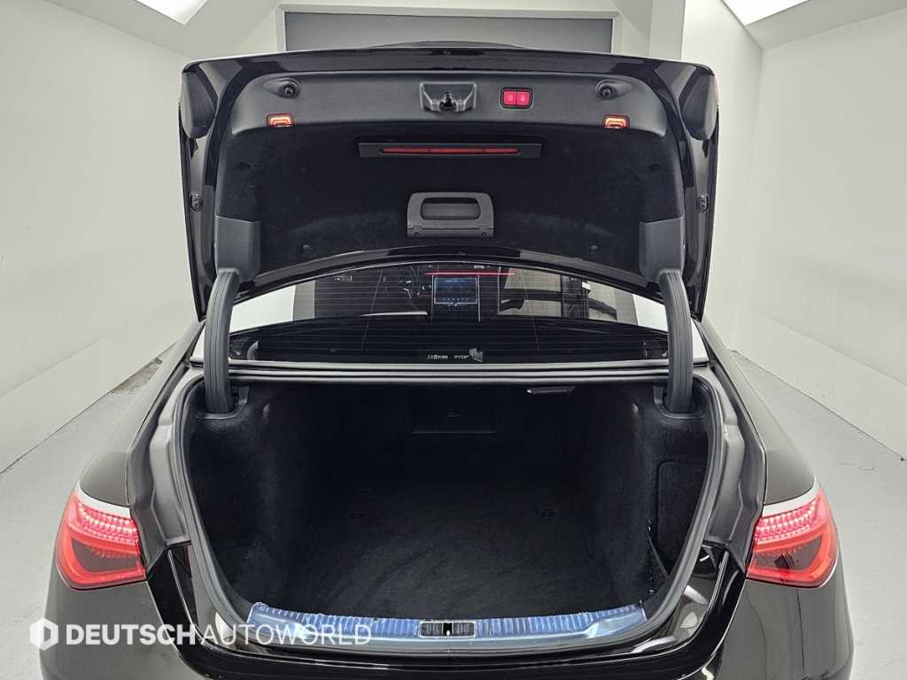Mercedes-Benz S-Class — photo 19