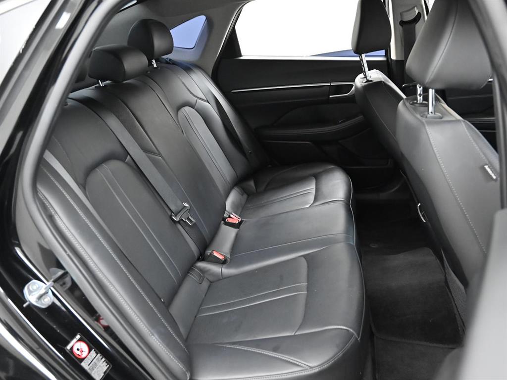 Hyundai Sonata — photo 11