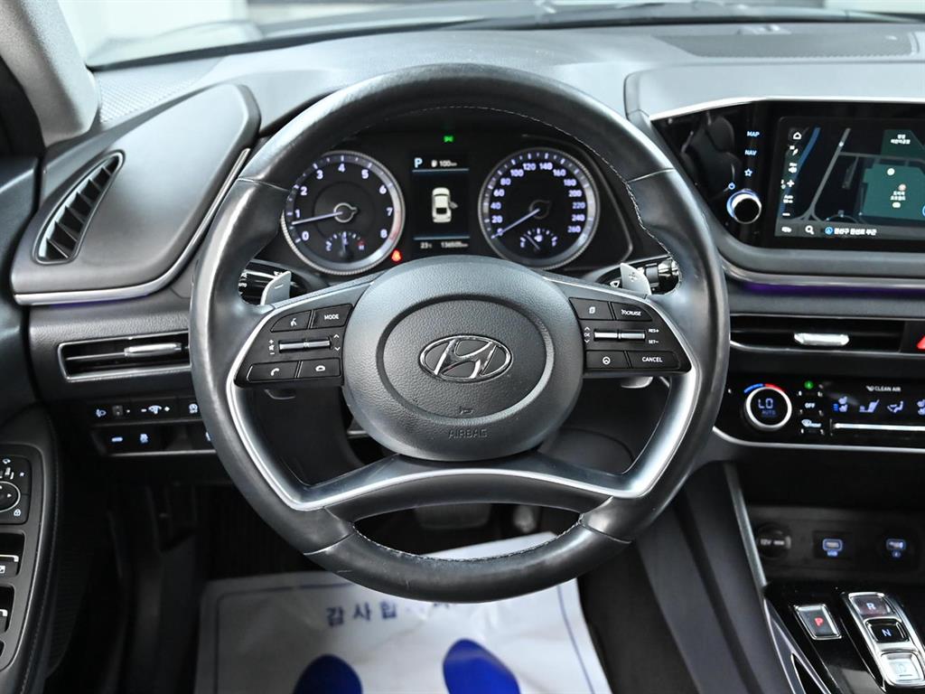 Hyundai Sonata — photo 12