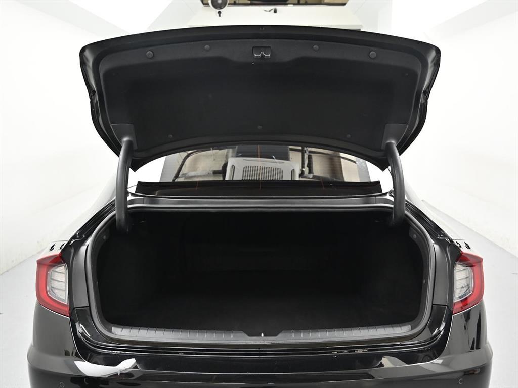 Hyundai Sonata — photo 18