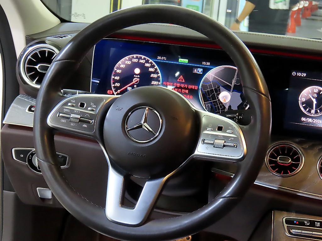 Mercedes-Benz CLS-Class — photo 08