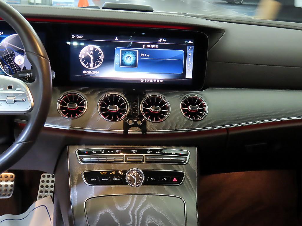 Mercedes-Benz CLS-Class — photo 11