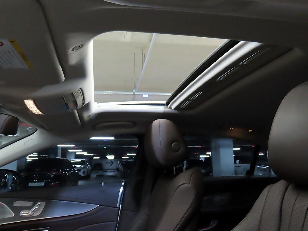 Mercedes-Benz CLS-Class — photo 16