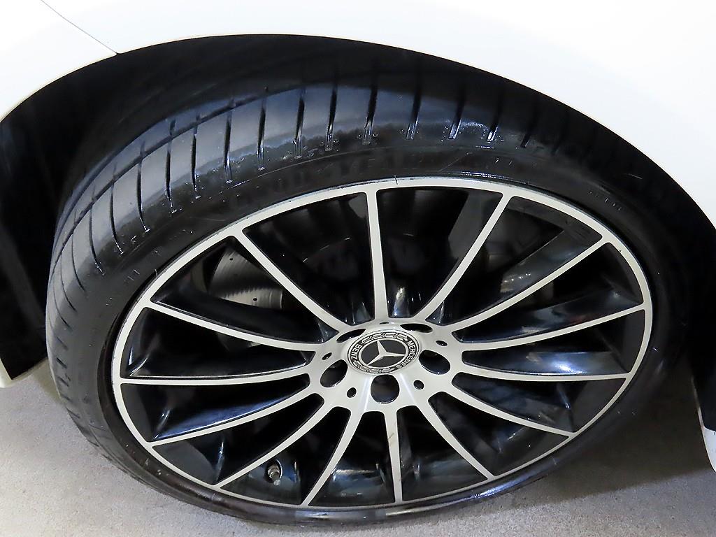 Mercedes-Benz CLS-Class — photo 20
