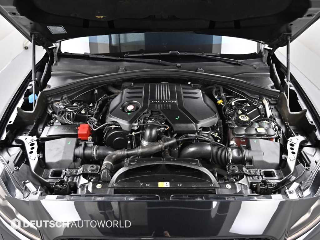 Jaguar F-PACE — photo 06