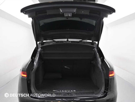 Jaguar F-PACE — photo 19