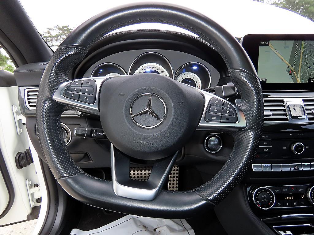 Mercedes-Benz CLS-Class — photo 08