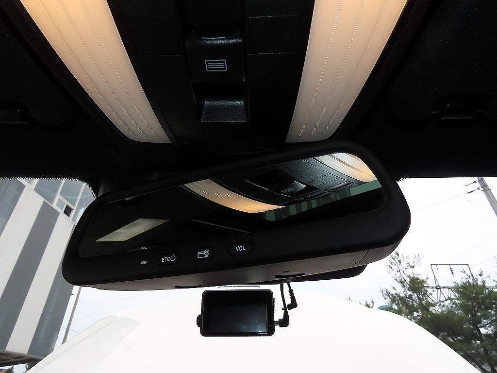 Mercedes-Benz CLS-Class — photo 16