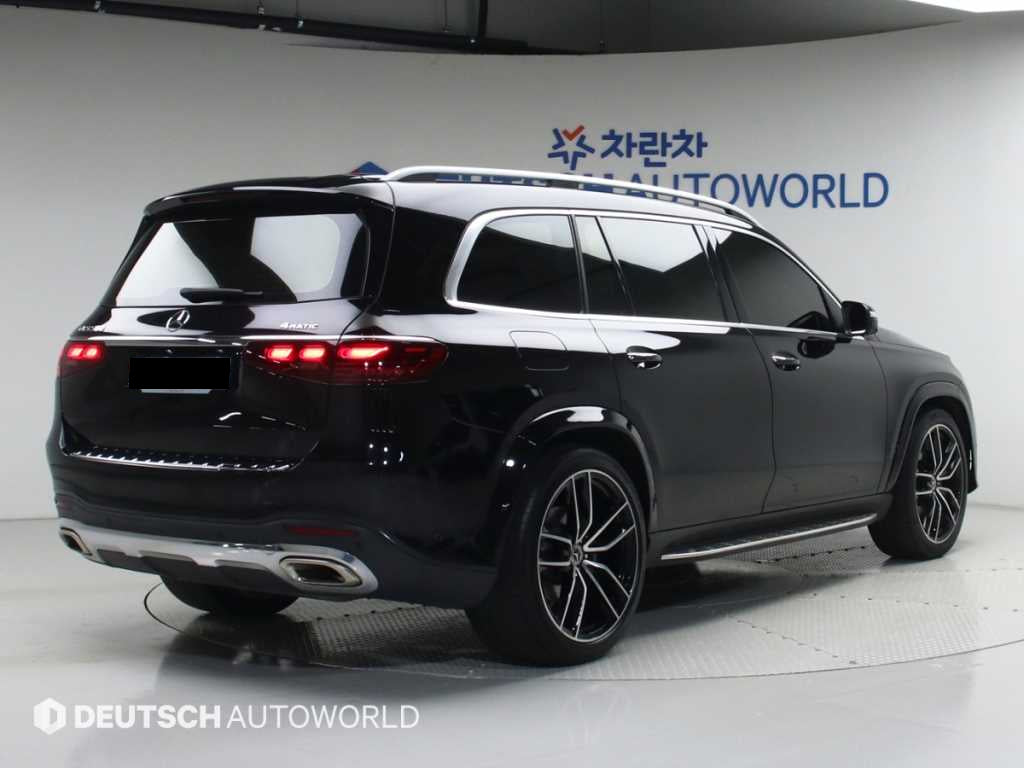 Mercedes-Benz GLS-Class — photo 02