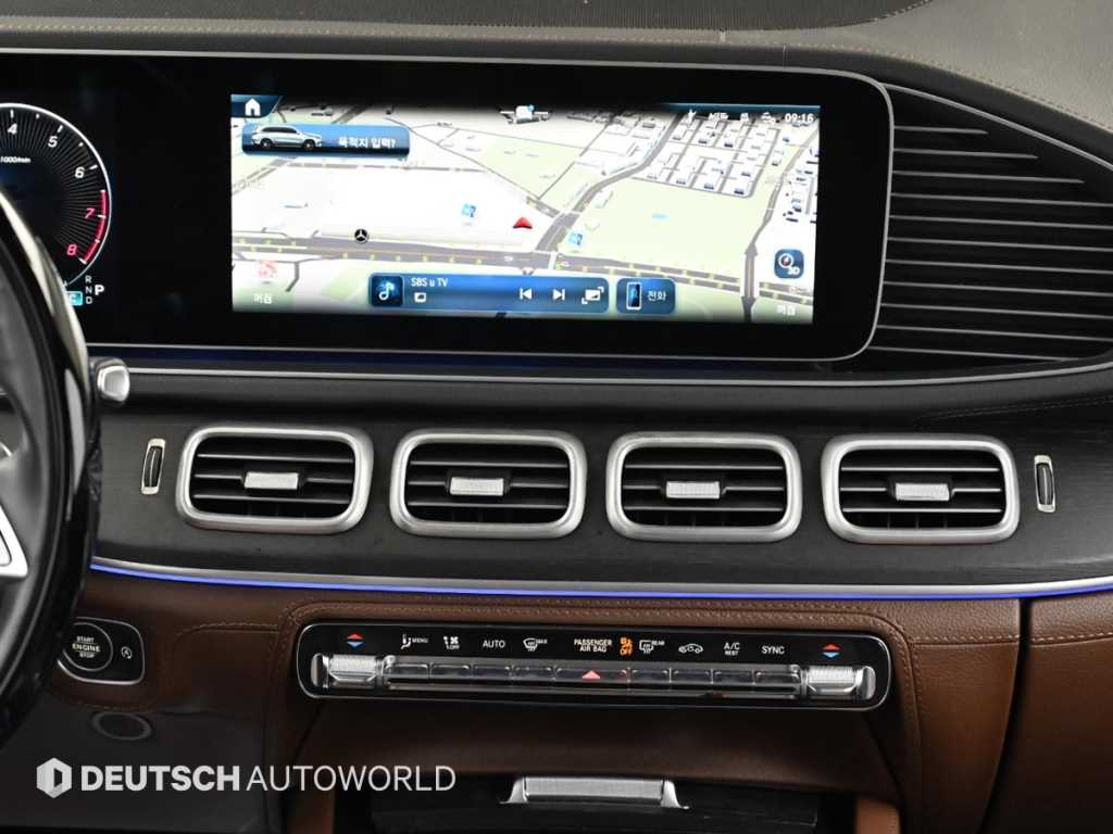 Mercedes-Benz GLS-Class — photo 14