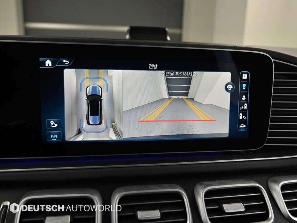 Mercedes-Benz GLS-Class — photo 15