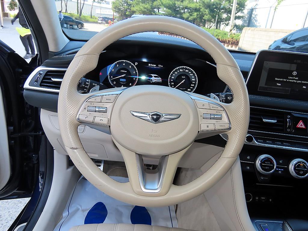 Genesis G70 — photo 08