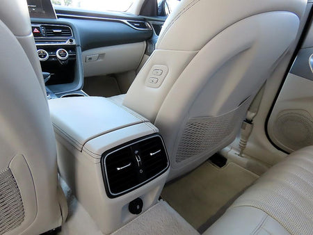 Genesis G70 — photo 16