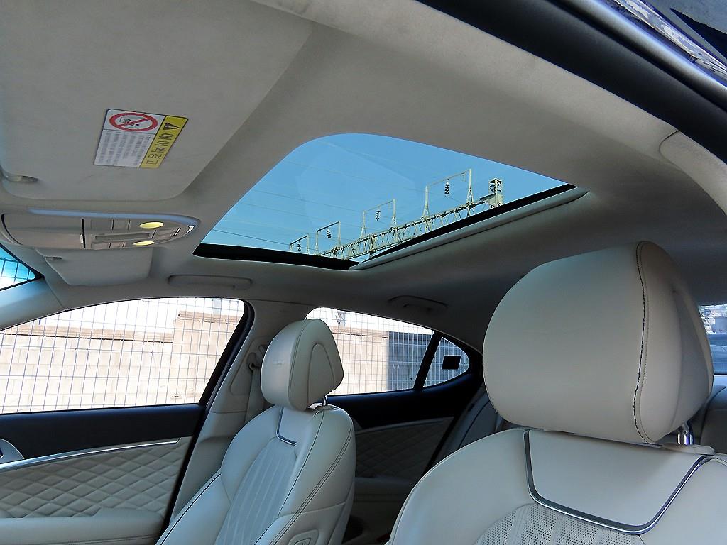 Genesis G70 — photo 17