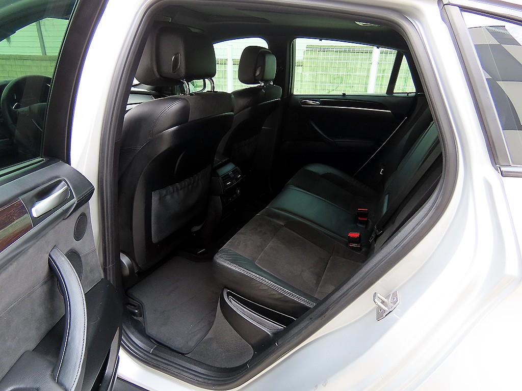 BMW X6 — photo 06
