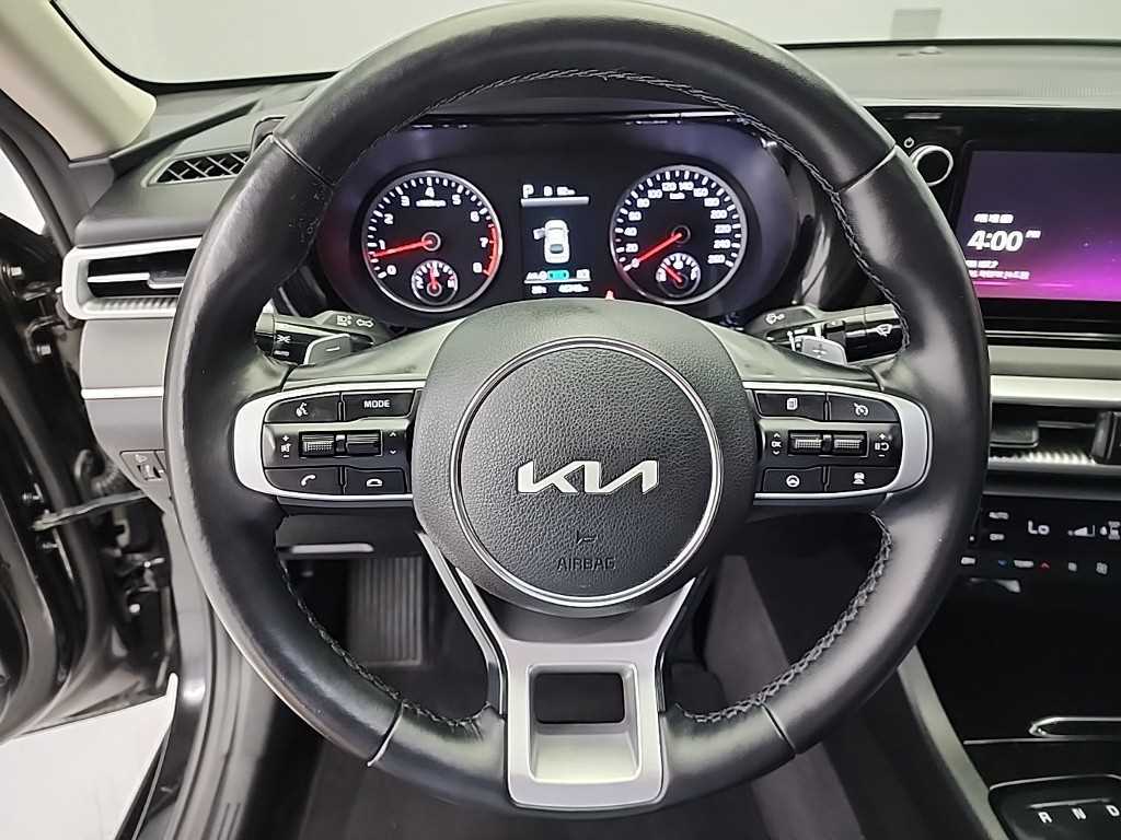 Kia K5 — photo 09
