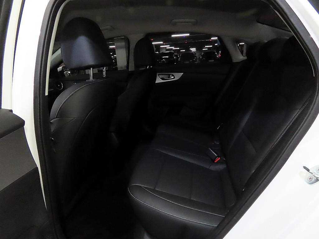 Kia K3 — photo 07