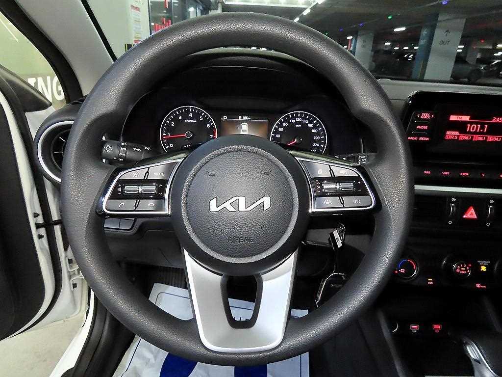 Kia K3 — photo 08