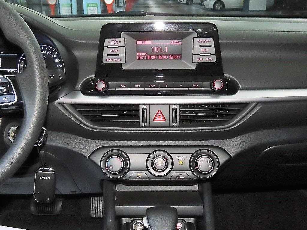 Kia K3 — photo 11