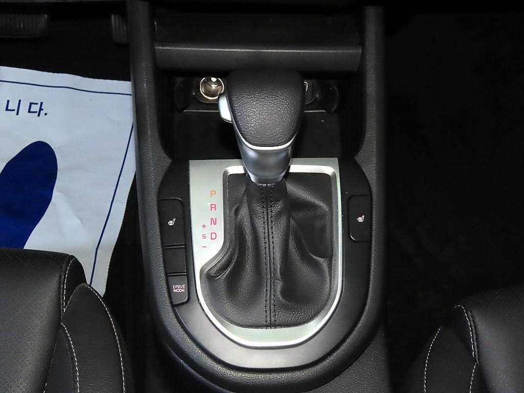 Kia K3 — photo 12