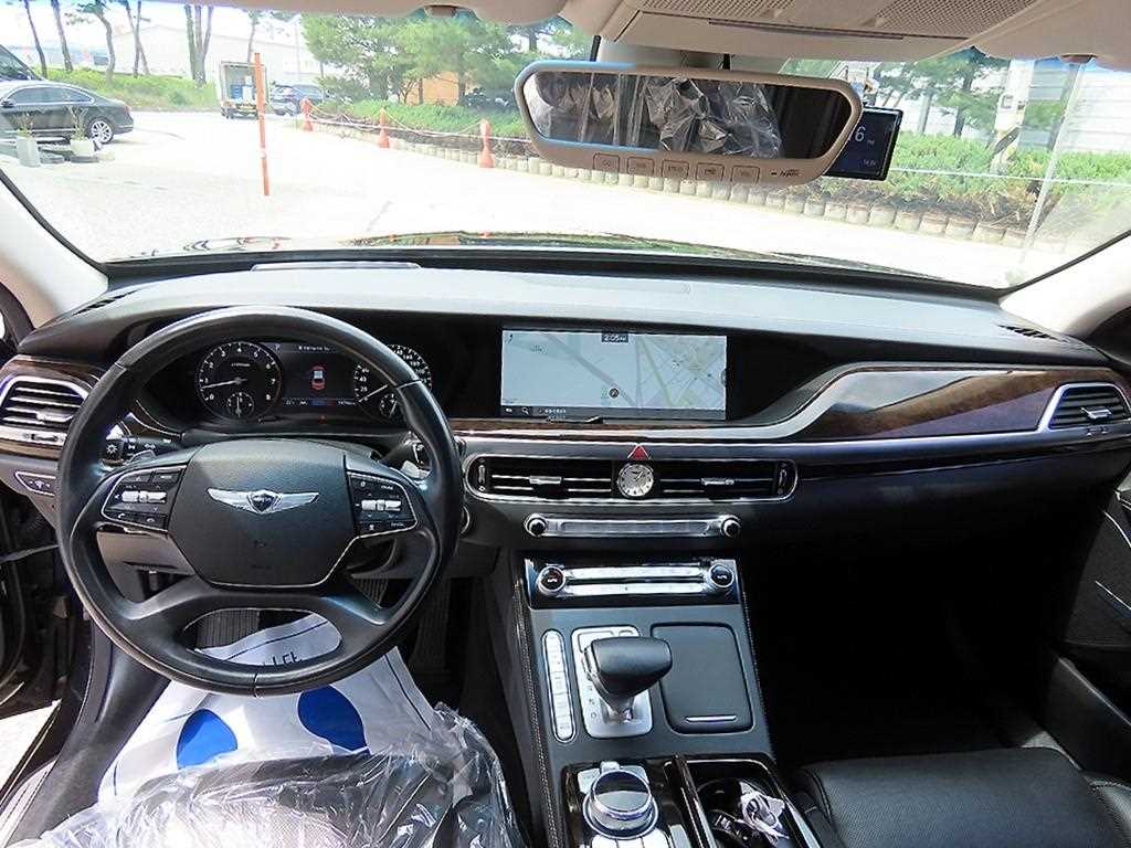 Genesis G90 — photo 07