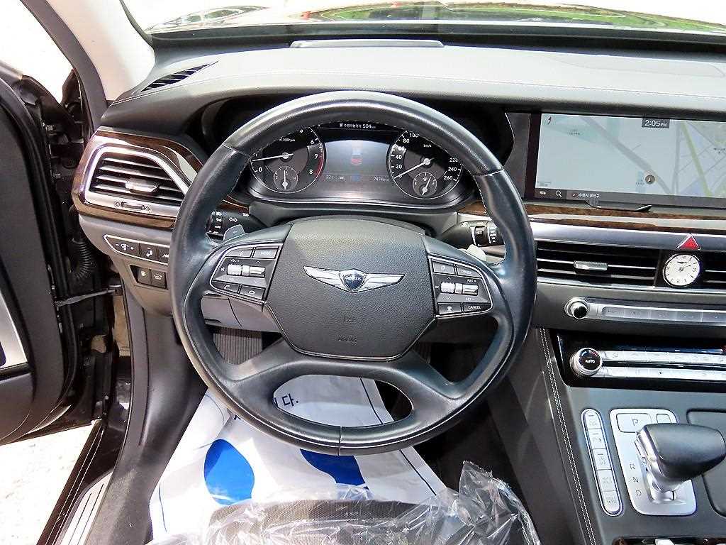 Genesis G90 — photo 08