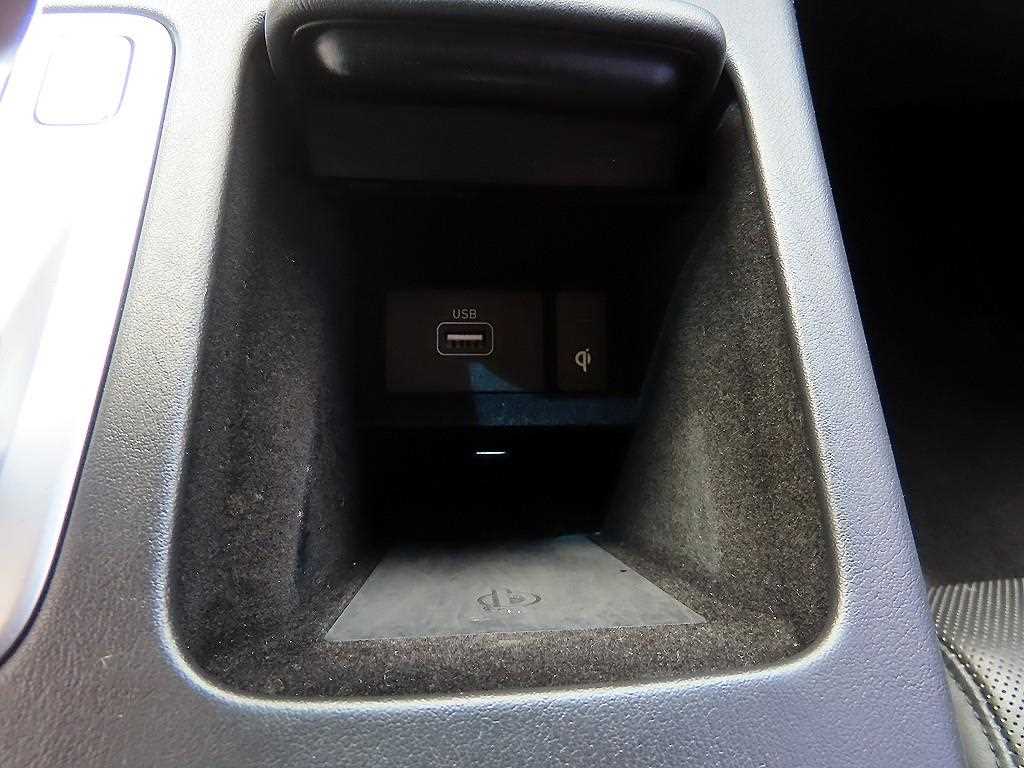 Genesis G90 — photo 16